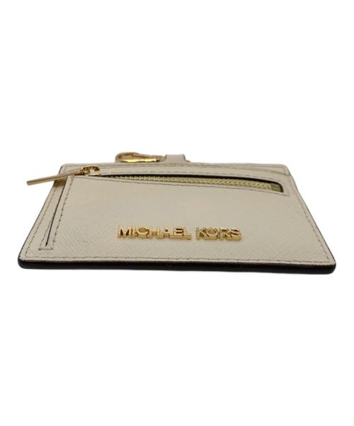 MICHAEL KORS（マイケルコース）MICHAEL KORS (マイケルコース) パスケース ホワイトの古着・服飾アイテム