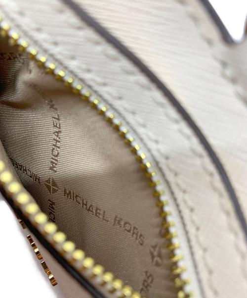 MICHAEL KORS（マイケルコース）MICHAEL KORS (マイケルコース) パスケース ホワイトの古着・服飾アイテム