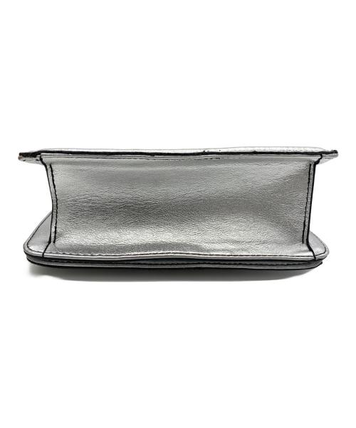 ARMANI EXCHANGE（アルマーニ エクスチェンジ）ARMANI EXCHANGE (アルマーニ エクスチェンジ) チェーンショルダーバッグ シルバーの古着・服飾アイテム