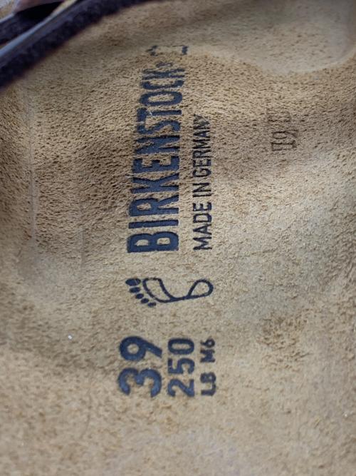 BIRKENSTOCK（ビルケンシュトック）BIRKENSTOCK (ビルケンシュトック) サンダル ベージュ サイズ:SIZE 39の古着・服飾アイテム