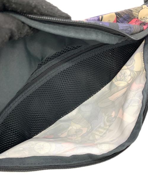 NIKE（ナイキ）NIKE (ナイキ) ヘリテージ FEMME ヒップパック / ボディバッグの古着・服飾アイテム