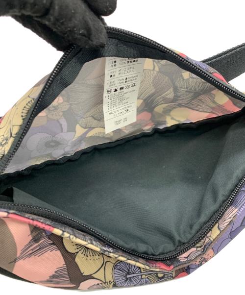 NIKE（ナイキ）NIKE (ナイキ) ヘリテージ FEMME ヒップパック / ボディバッグの古着・服飾アイテム