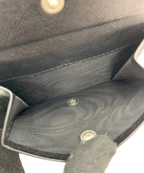 PRADA（プラダ）PRADA (プラダ) 2つ折り財布 ブラックの古着・服飾アイテム