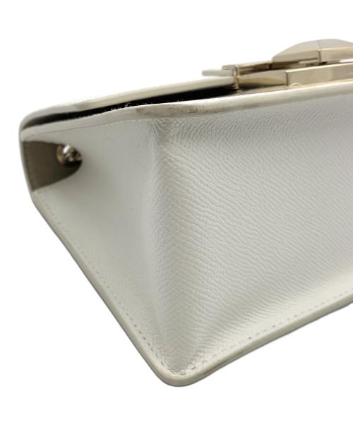 FURLA（フルラ）FURLA (フルラ) チェーンショルダーバッグ ホワイトの古着・服飾アイテム