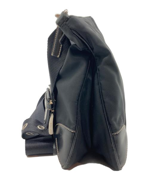PRADA（プラダ）PRADA (プラダ) ロゴプレートナイロンショルダーバッグ ブラックの古着・服飾アイテム