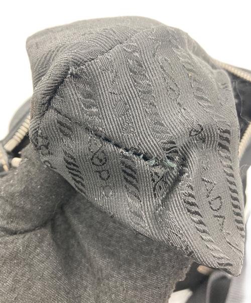PRADA（プラダ）PRADA (プラダ) ロゴプレートナイロンショルダーバッグ ブラックの古着・服飾アイテム