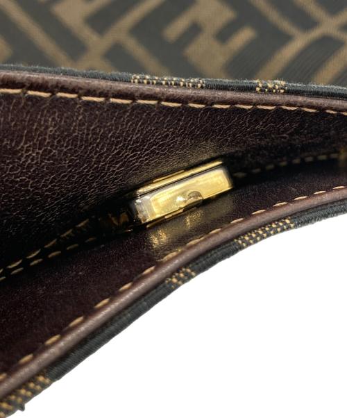 FENDI（フェンディ）FENDI (フェンディ) ショルダーバッグ ブラウンの古着・服飾アイテム