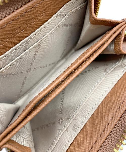 MICHAEL KORS（マイケルコース）MICHAEL KORS (マイケルコース) コンパクトウォレット ベージュ×ブラウンの古着・服飾アイテム