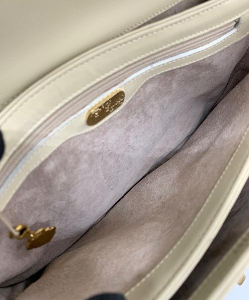 GUCCI（グッチ）GUCCI (グッチ) ショルダーバッグ アイボリーの古着・服飾アイテム