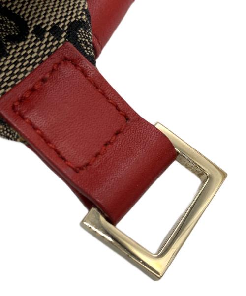 GUCCI（グッチ）GUCCI (グッチ) アクセサリーポーチ ベージュ×レッドの古着・服飾アイテム