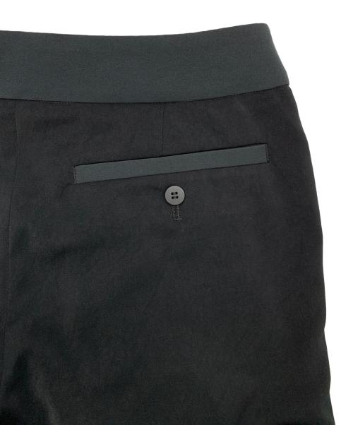 ISSEY MIYAKE（イッセイミヤケ）ISSEY MIYAKE (イッセイミヤケ) パンツ ブラック サイズ:3の古着・服飾アイテム