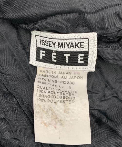 ISSEY MIYAKE（イッセイミヤケ）ISSEY MIYAKE (イッセイミヤケ) 薄手カーディガン ブラック サイズ:2の古着・服飾アイテム