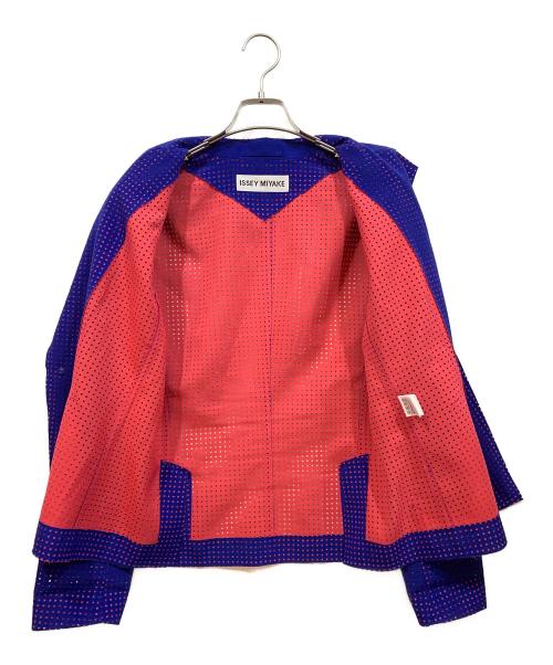 ISSEY MIYAKE（イッセイミヤケ）ISSEY MIYAKE (イッセイミヤケ) ジャケット ブルー サイズ:3の古着・服飾アイテム