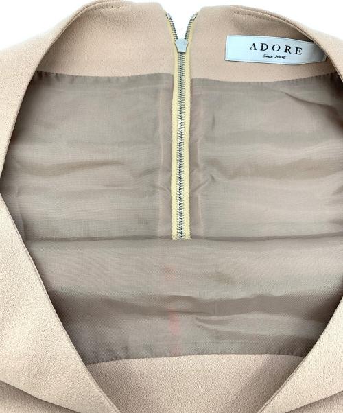 ADORE（アドーア）ADORE (アドーア) 半袖ワンピース ベージュ サイズ:36の古着・服飾アイテム