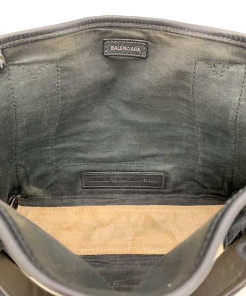 BALENCIAGA（バレンシアガ）BALENCIAGA (バレンシアガ) ハンドバッグ アイボリー×ブラックの古着・服飾アイテム