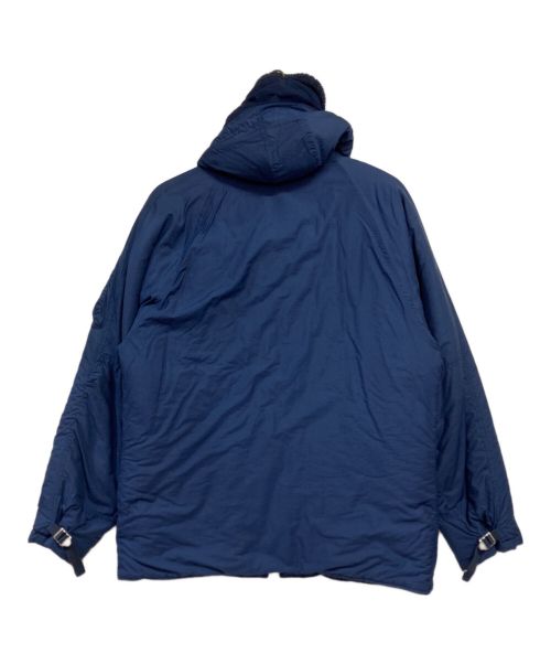YSTRDY'S TMRRW（イエスタデイズトゥモロウ）YSTRDY'S TMRRW (イエスタデイズトゥモロウ) PADDED PACIFISM HOODED JACKET ブルー サイズ:Mの古着・服飾アイテム