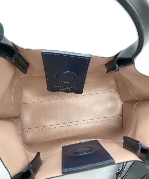 GIANNI CHIARINI（ジャンニ キアリーニ）GIANNI CHIARINI (ジャンニ キアリーニ) 2WAYショルダーバッグ ネイビー×ブラックの古着・服飾アイテム