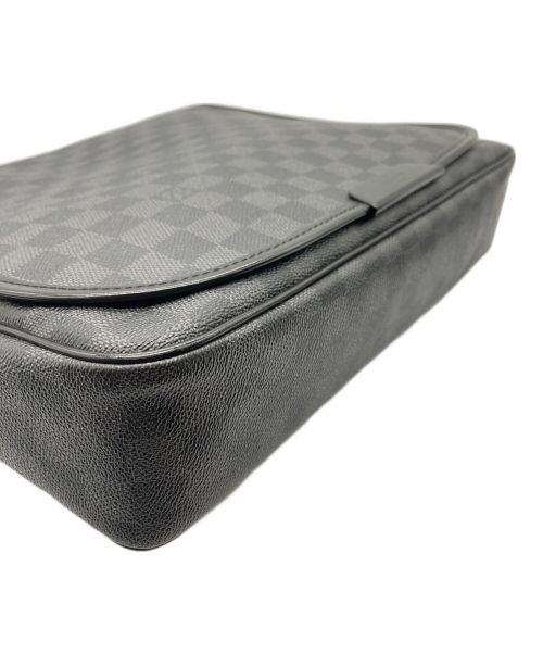 LOUIS VUITTON（ルイ ヴィトン）LOUIS VUITTON (ルイ ヴィトン) ダミエ グラフィット ディストリクトMMの古着・服飾アイテム