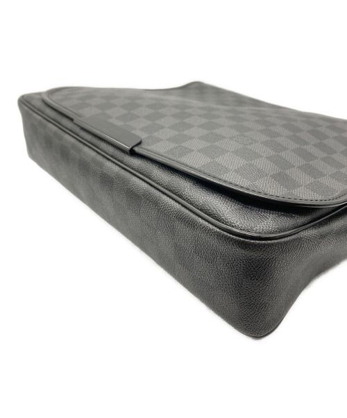 LOUIS VUITTON（ルイ ヴィトン）LOUIS VUITTON (ルイ ヴィトン) ダミエ グラフィット ディストリクトMMの古着・服飾アイテム