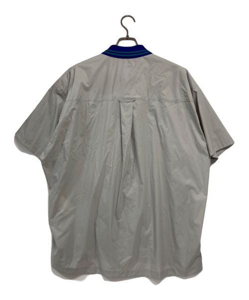 kolor/BEACON（カラービーコン）kolor/BEACON (カラービーコン) Nyストレッチタフタシャツ グレー×ブルー サイズ:SIZE3の古着・服飾アイテム