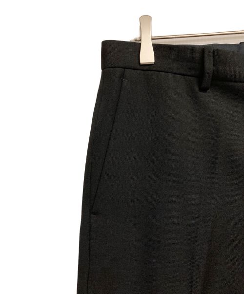 HEUGN（ユーゲン）HEUGN (ユーゲン) センタープレス ストレートパンツ ブラック サイズ:２の古着・服飾アイテム