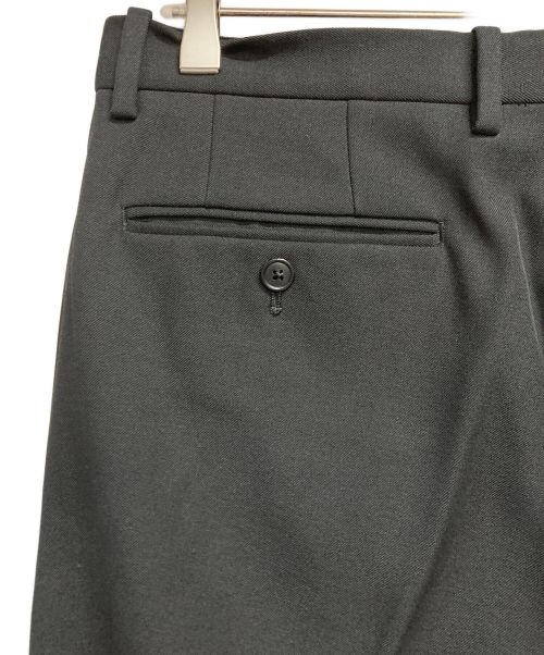 HEUGN（ユーゲン）HEUGN (ユーゲン) センタープレス ストレートパンツ ブラック サイズ:２の古着・服飾アイテム