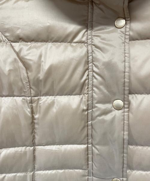 BLUE LABEL CRESTBRIDGE（ブルーレーベルクレストブリッジ）BLUE LABEL CRESTBRIDGE (ブルーレーベルクレストブリッジ) ダウンコート ベージュ サイズ:36の古着・服飾アイテム