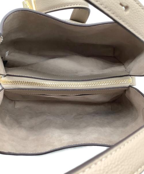 Kate Spade（ケイトスペード）Kate Spade (ケイトスペード) デコ ミディアム クロスボディ トート ベージュの古着・服飾アイテム