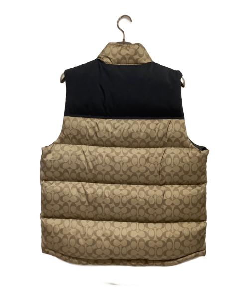 COACH（コーチ）COACH (コーチ) シグネチャーダウンベスト ベージュ サイズ:XLの古着・服飾アイテム