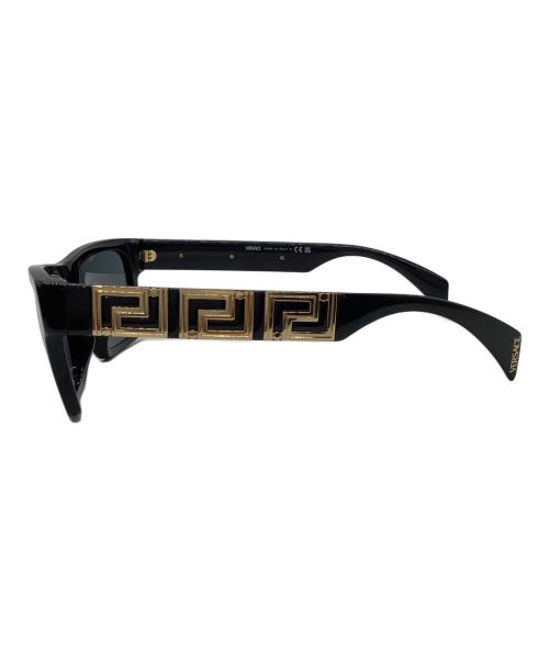 VERSACE（ヴェルサーチェ）VERSACE (ヴェルサーチェ) ロゴテンプル サングラス ブラックの古着・服飾アイテム