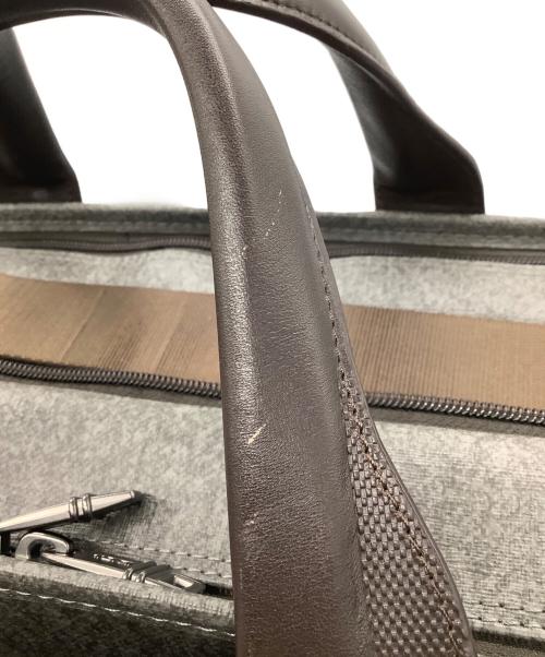 TUMI（トゥミ）TUMI (トゥミ) ビジネスバッグ グレーの古着・服飾アイテム
