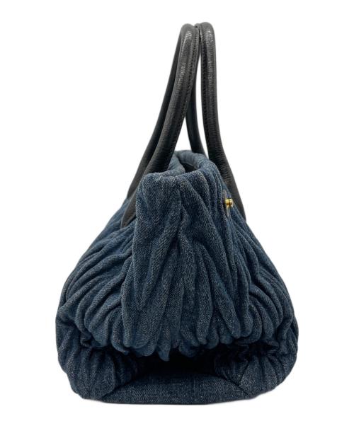 MIU MIU（ミュウミュウ）MIU MIU (ミュウミュウ) マテラッセ デニムバッグ ブルーの古着・服飾アイテム