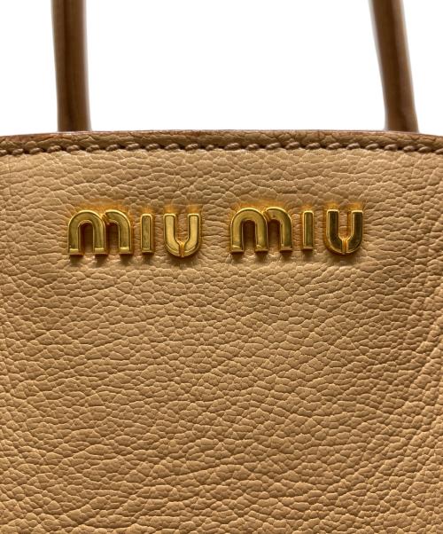 MIU MIU（ミュウミュウ）MIU MIU (ミュウミュウ) 2WAYバッグ ベージュの古着・服飾アイテム
