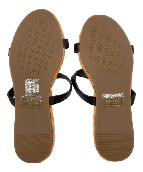 TORY BURCH（トリーバーチ）TORY BURCH (トリーバーチ) サンダル グレー×オレンジ サイズ:5の古着・服飾アイテム