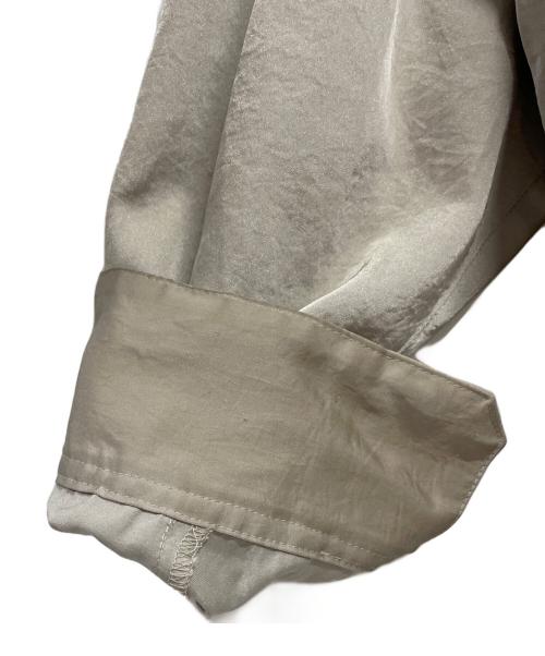 taupe（トープ）taupe (トープ) Satin Loose String Shirts BEIGE ベージュ サイズ:SIZE 2の古着・服飾アイテム