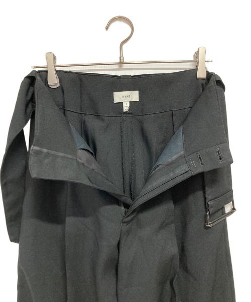 HYKE（ハイク）HYKE (ハイク) ベルテッドスラックスパンツ ブラック サイズ:1の古着・服飾アイテム