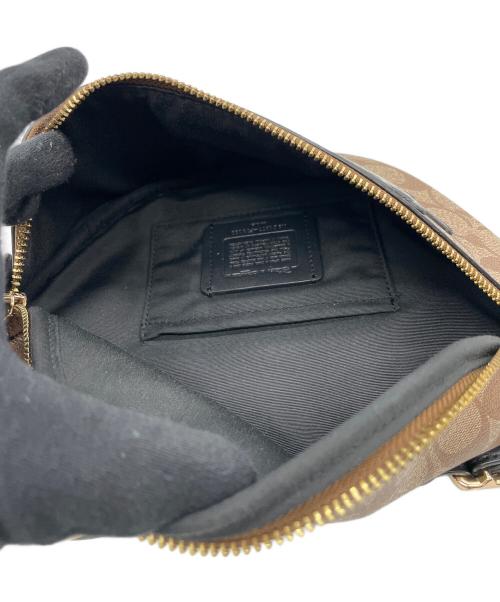 COACH（コーチ）COACH (コーチ) Disney (ディズニー) シグネチャー ボディバッグ 白雪姫 ブラウン×ブラックの古着・服飾アイテム