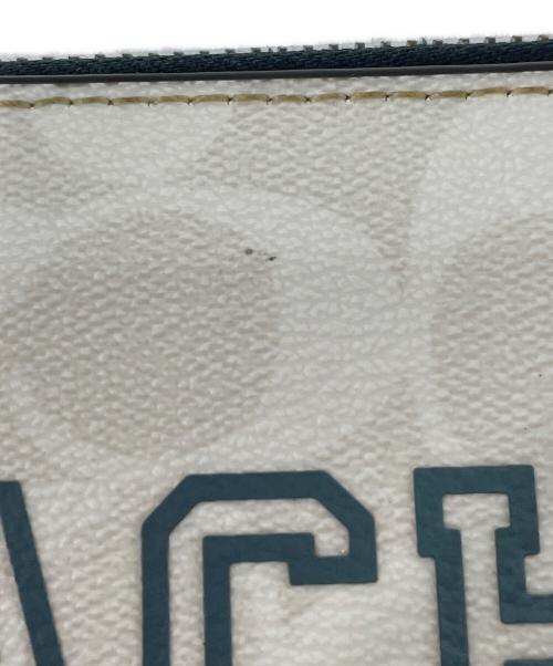 COACH（コーチ）COACH (コーチ) Long Zip Around Wallet In Signature Canvas With Varsity Motif ホワイト×グレーの古着・服飾アイテム