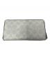 COACH (コーチ) Long Zip Around Wallet In Signature Canvas With Varsity Motif ホワイト×グレー：6000円