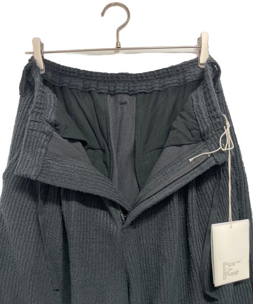 ANCELLM（アンセルム）ANCELLM (アンセルム) CUT STRIPE EASY SLACKS ブラック サイズ:Sの古着・服飾アイテム