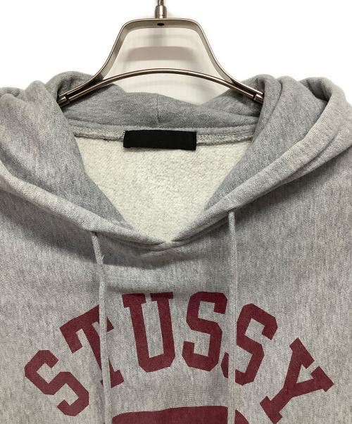 stussy（ステューシー）stussy (ステューシー) プルオーバーパーカー ライトグレー サイズ:Mの古着・服飾アイテム
