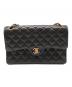 CHANEL（シャネル）の古着「ダブルフラップダブルチェーンショルダーバッグ　マトラッセ25　パリ限定」｜ブラック
