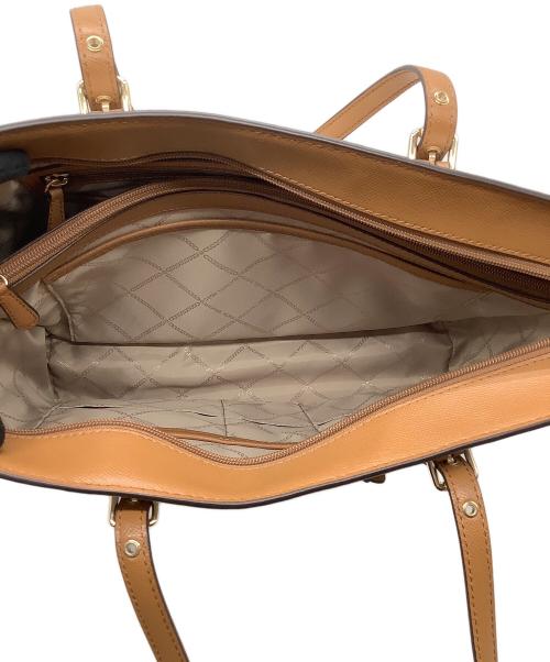 MICHAEL KORS（マイケル・コース）MICHAEL KORS (マイケル・コース) VOYAGER トートバッグ ホワイト×ブラウンの古着・服飾アイテム