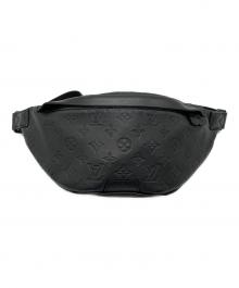 LOUIS VUITTON（ルイ ヴィトン）の古着「モノグラム ディスカバリー・バムバッグ PM」｜ブラック