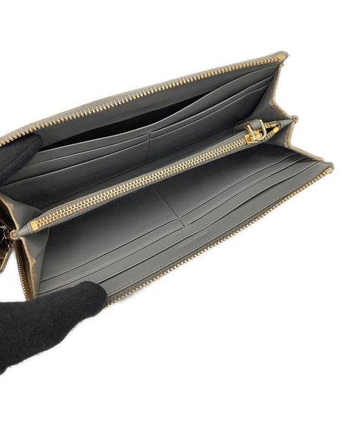 MIU MIU（ミュウミュウ）MIU MIU (ミュウミュウ) ラウンドファスナー財布の古着・服飾アイテム