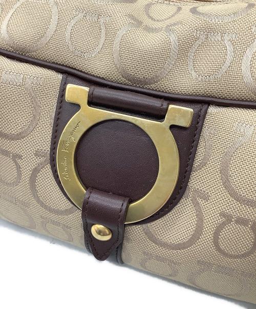 Salvatore Ferragamo（サルヴァトーレ フェラガモ）Salvatore Ferragamo (サルヴァトーレ フェラガモ) ミニボストンバッグ ベージュ サイズ:02400の古着・服飾アイテム