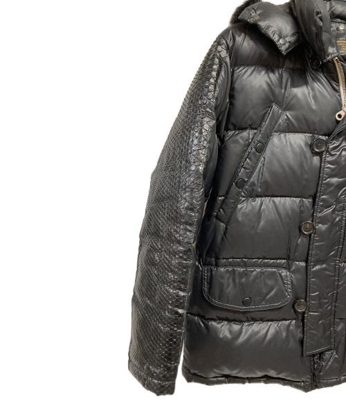 IZREEL（イズリール）IZREEL (イズリール) DUVETICA (デュベティカ) パイソンスリーブ ダウンジャケット ブラック サイズ:46の古着・服飾アイテム