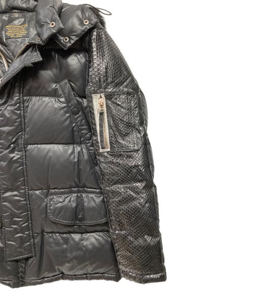 IZREEL（イズリール）IZREEL (イズリール) DUVETICA (デュベティカ) パイソンスリーブ ダウンジャケット ブラック サイズ:46の古着・服飾アイテム