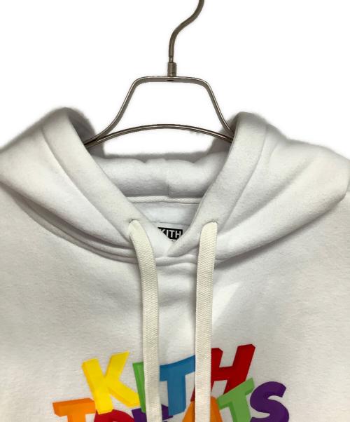 KITH（キス）KITH (キス) プルオーバーパーカー ホワイト サイズ:Mの古着・服飾アイテム