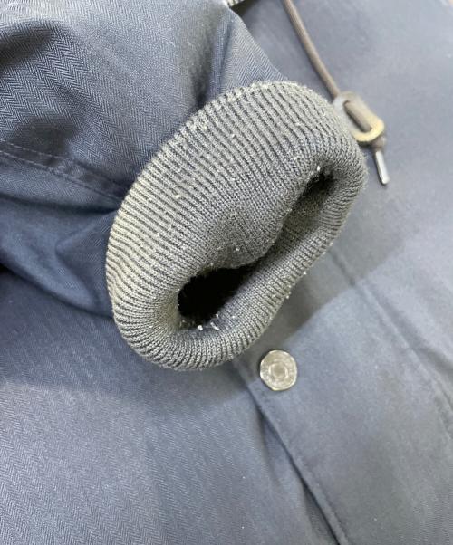LEVI'S（リーバイス）LEVI'S (リーバイス) ダウンジャケット ネイビー サイズ:Mの古着・服飾アイテム